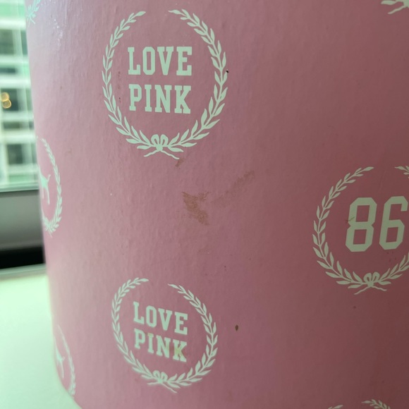 VS PINK Hatbox Display - LOVE PINK Logo - Picture 2 of 5